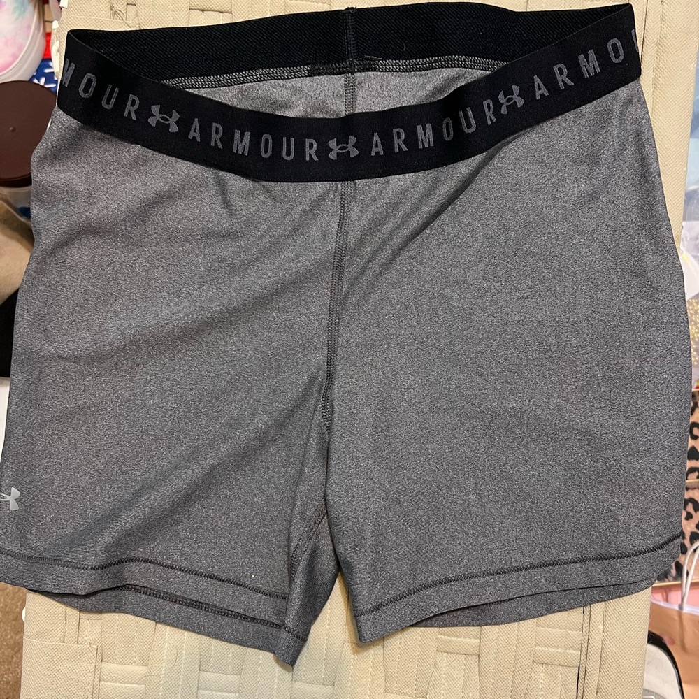 Under Armour Gray Athletic Shorts Moisture-Wicking Performance